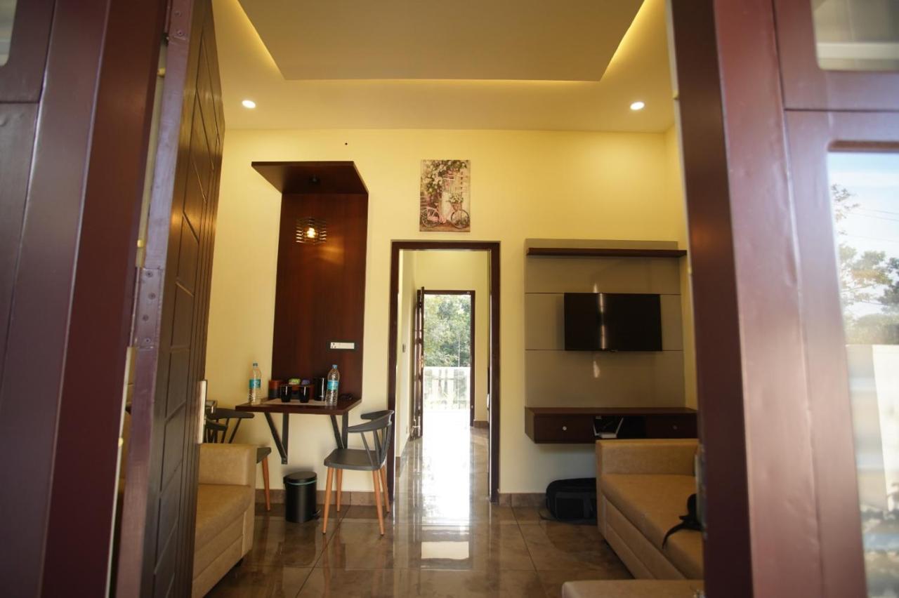 Pabis Luxurious Stay Витхири Экстерьер фото
