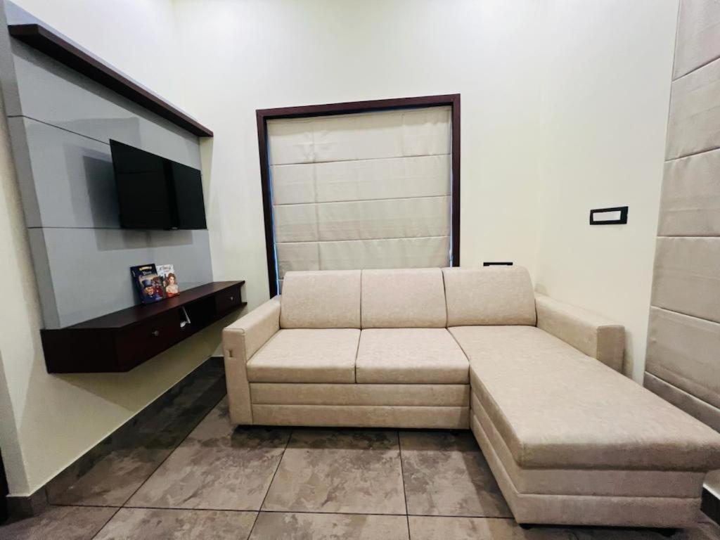 Pabis Luxurious Stay Витхири Экстерьер фото